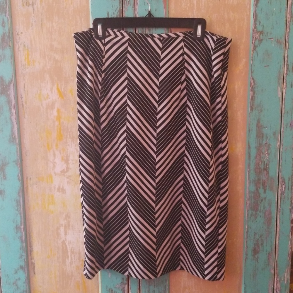 Semi-pencil Kick slit skirt